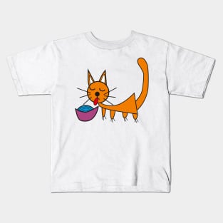 cat drinking water Kids T-Shirt